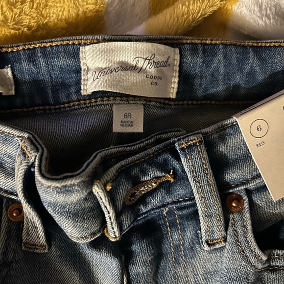 Universal Thread Light Blue Jeans - Picture 3 of 3
